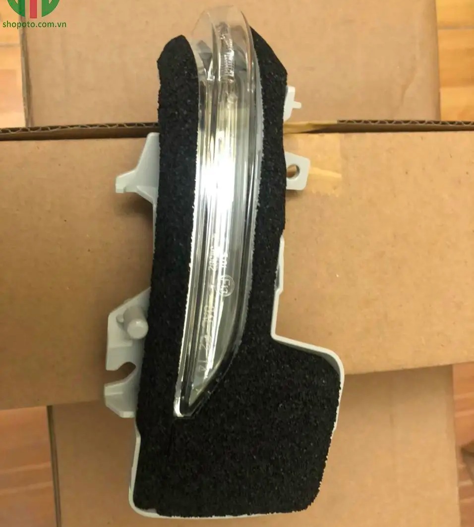 Đèn xy nhan gương Mitsubishi Xpander