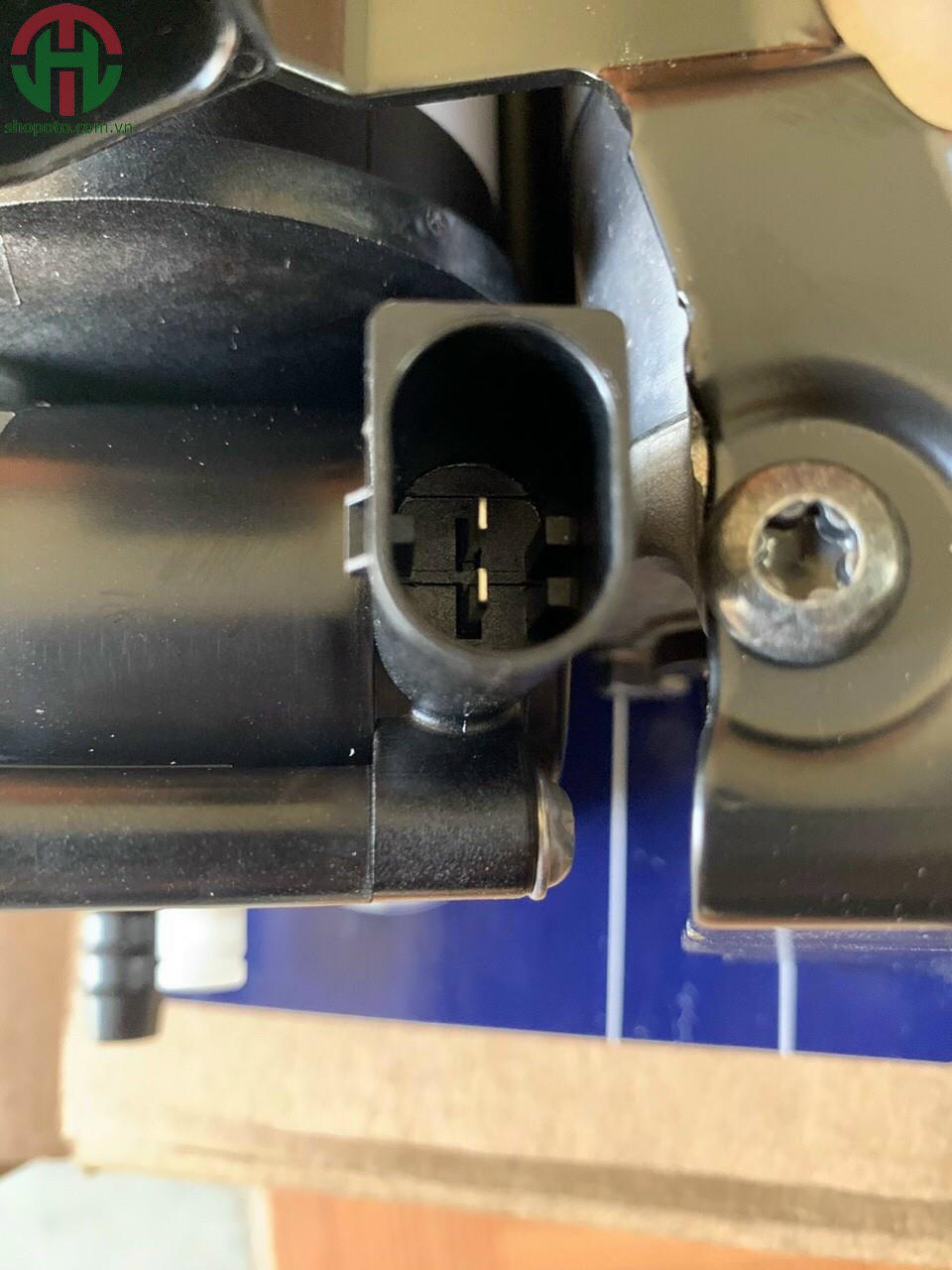 Bơm Nâng Gầm Mercedes C Class W205