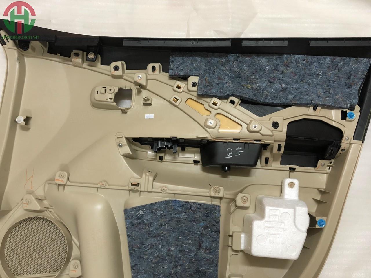 TAPPI CỬA TRƯỚC MITSUBISHI XPANDER