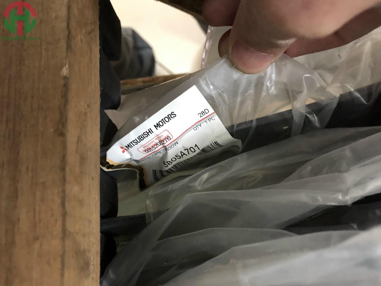 Kính cửa hậu có sấy Mitsubishi Xpander