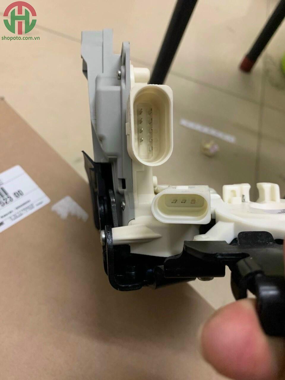 Khoá cửa trước lái LH Porsche Panamera 2015