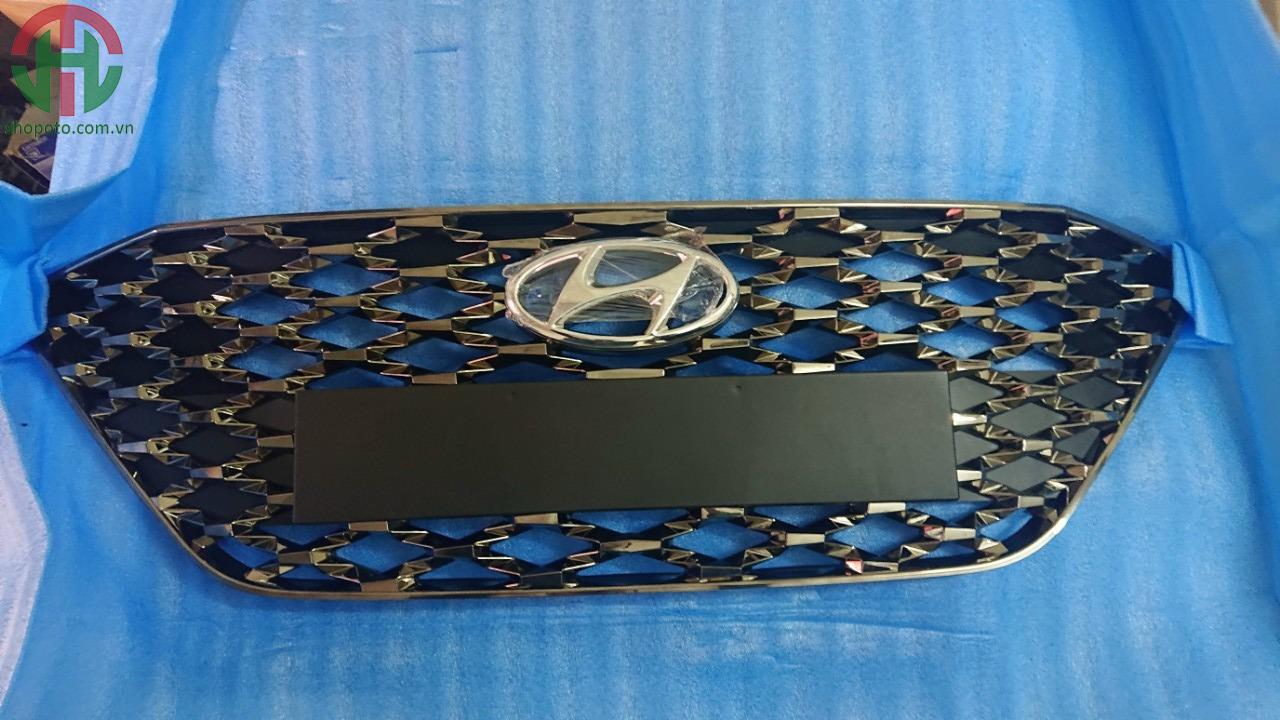 Mặt ca lăng Hyundai Accent 2021