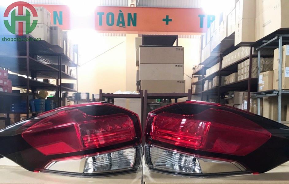 Đèn hậu ngoài Toyota Rush 2019