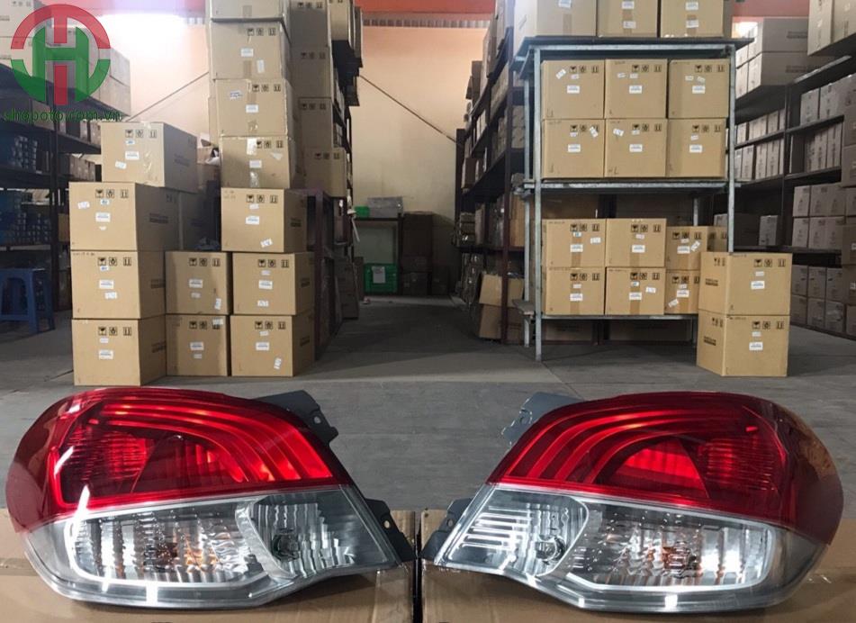 Đèn hậu Mitsubishi Attrager 2015