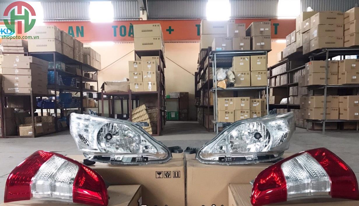 Đèn pha, Đèn hậu Toyota Innova 2013