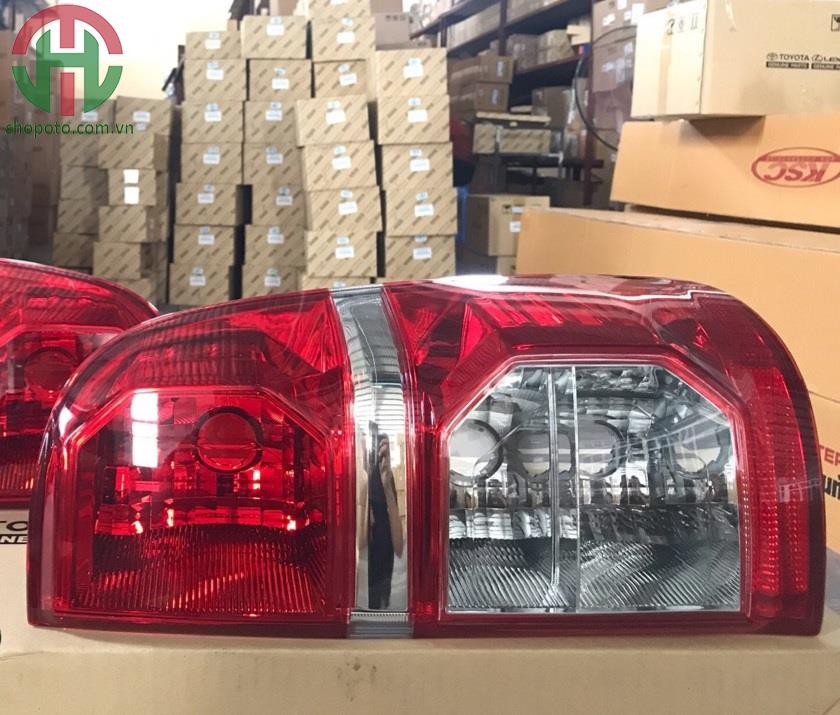 Đèn hậu Toyota Hilux 2013 - 2016