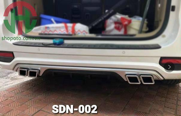 Lippo ốp pô chia bô xe Kia Sedona 2015-2021