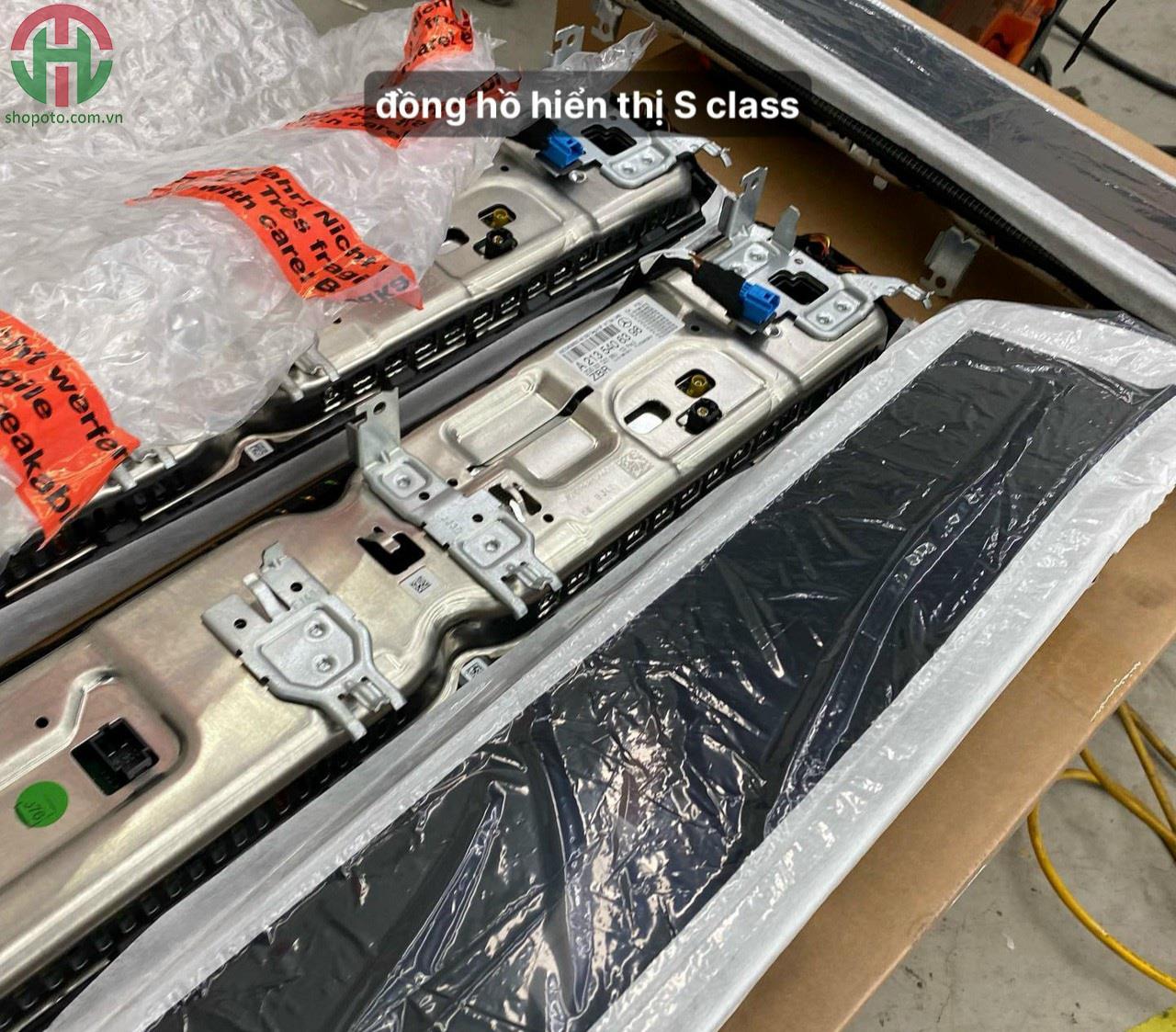 Bảng đồng hồ hiển thị trên Taplo Mercedes S class