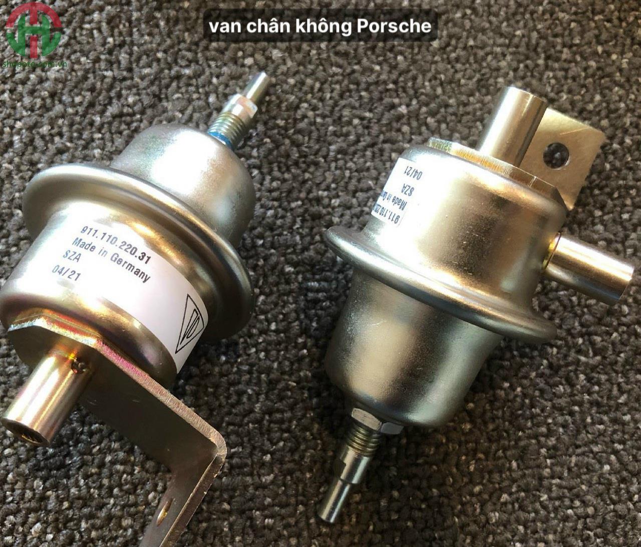 Van chân không Porsche Panamera