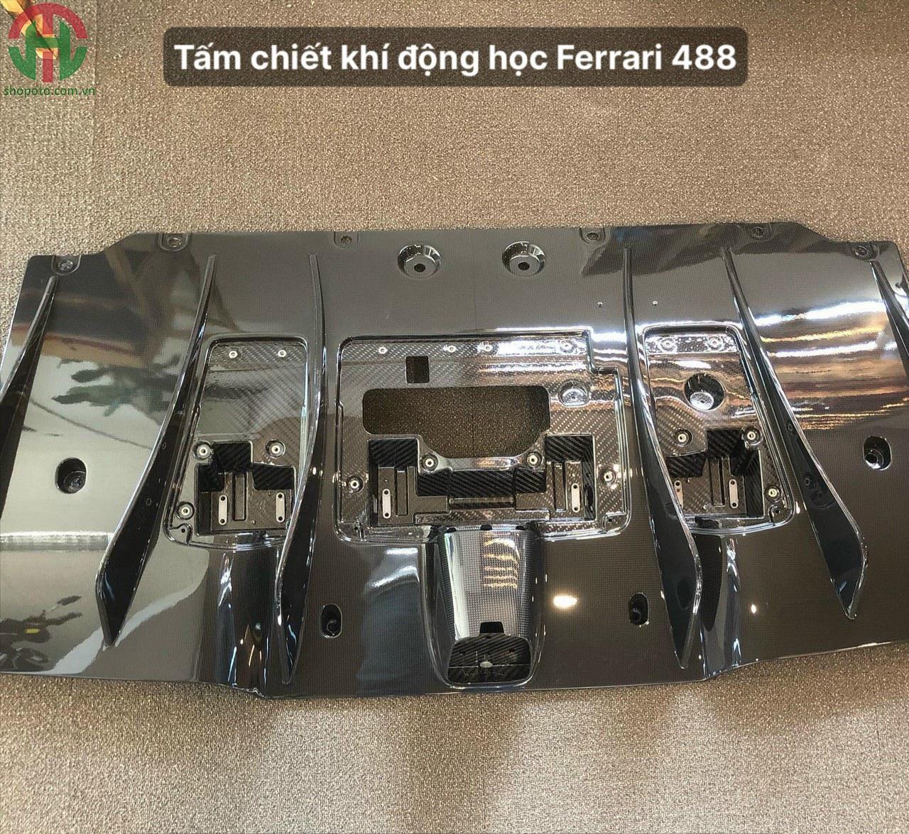 Tấm chiết khí động lực xe Ferrari 488