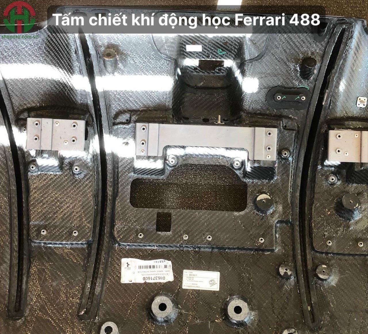 Tấm chiết khí động lực xe Ferrari 488