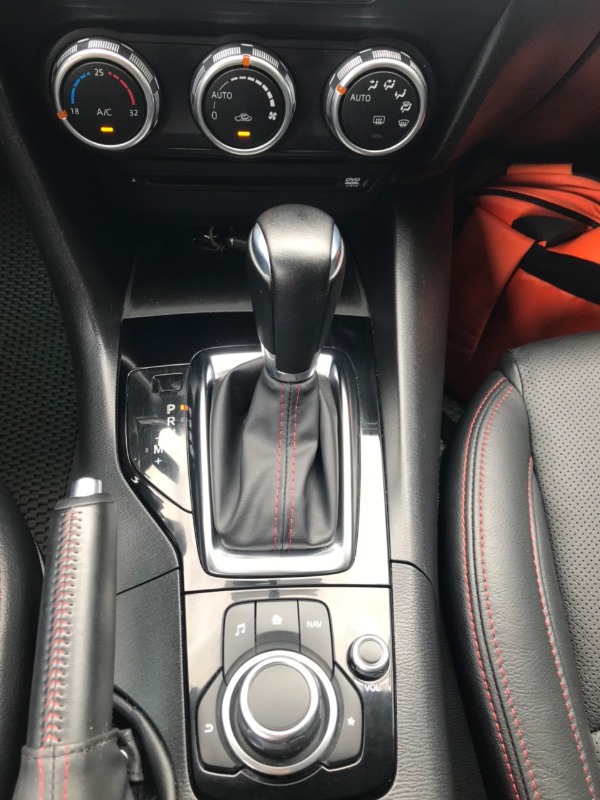 Mazda 3 2016 AT