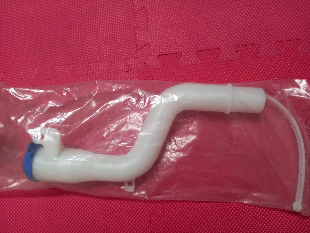 Cổ đổ nước rửa kính + Nắp Hyundai Getz/Click 2002-2011 | 98622-1C500