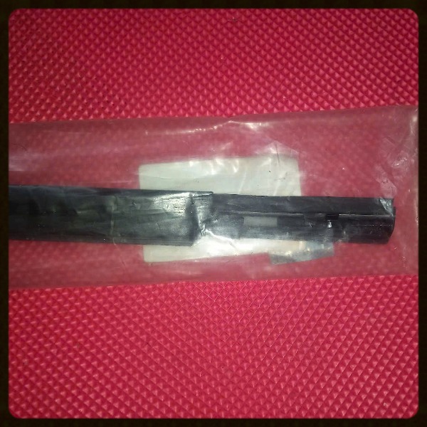 Nẹp chân kính ngoài trước phải Kia Morning/Picanto 2011-2014 | 822201Y000