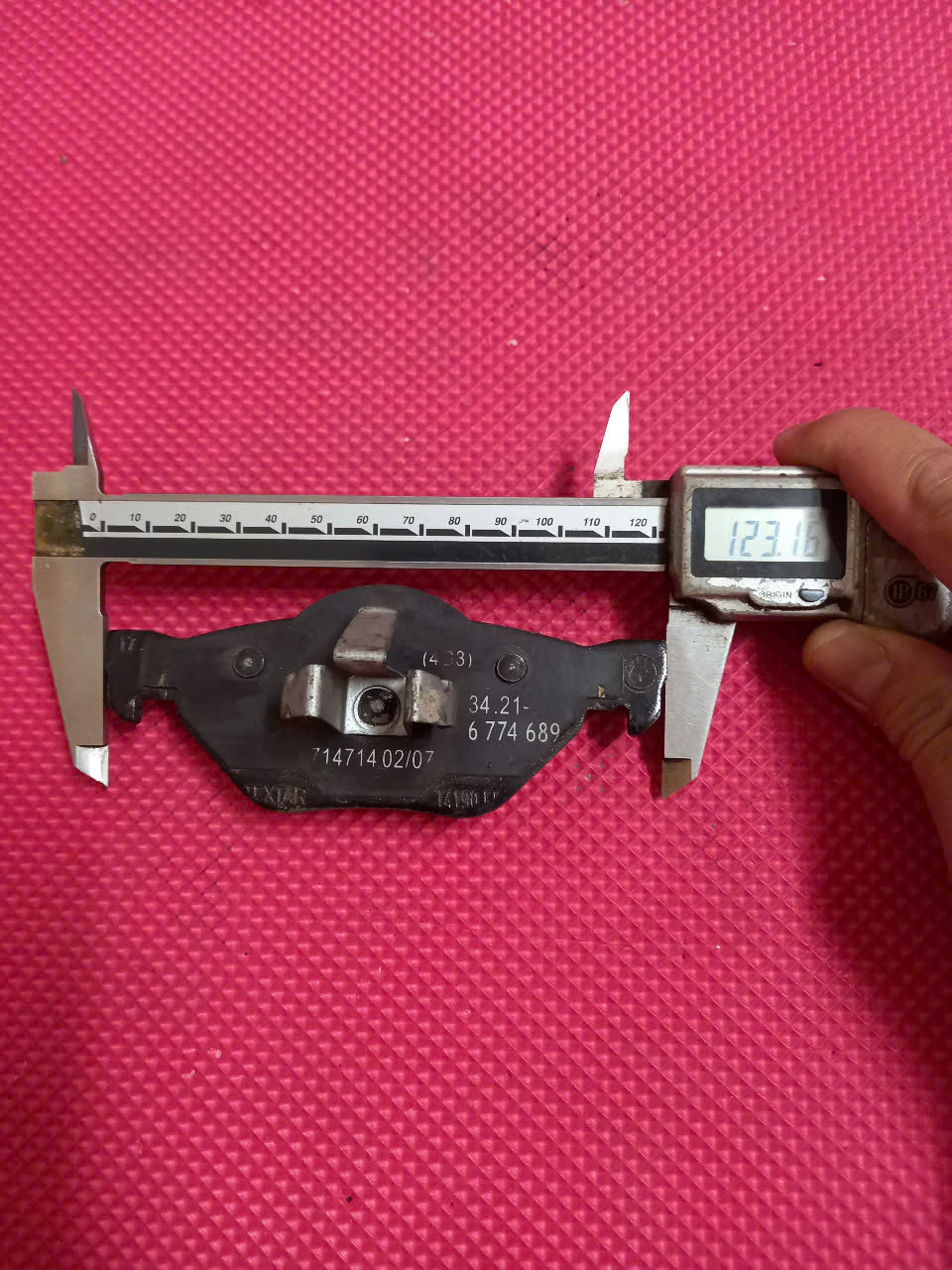 Má phanh sau BMW 320i, 318i, 328i 2011-2019 | 34216873093