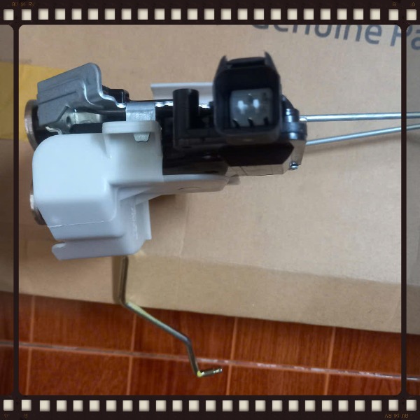 Cơ cấu khóa ngậm cửa sau trái xe Kia Morning 2005-2012 | 8141007020EQ