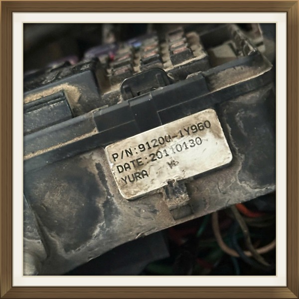 Hộp cầu chì Kia Morning 2011 MT Máy 1.0 Mã 91200-1Y960