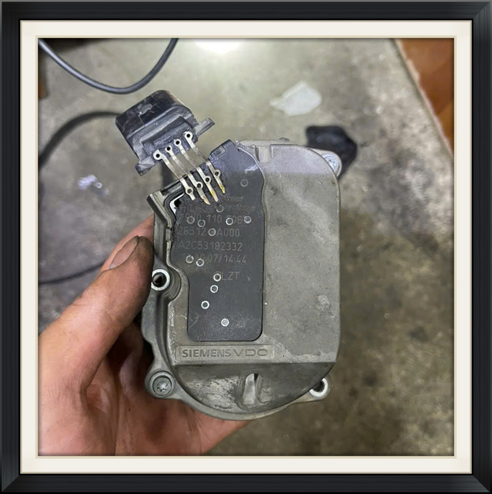 Mô tơ điều khiển Turbo xe Hyundai VeraCruz 2008 Mã 282123A000