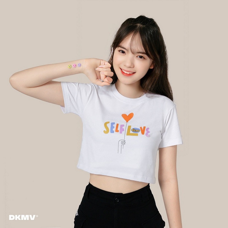 áo croptop local brand màu trắng self love