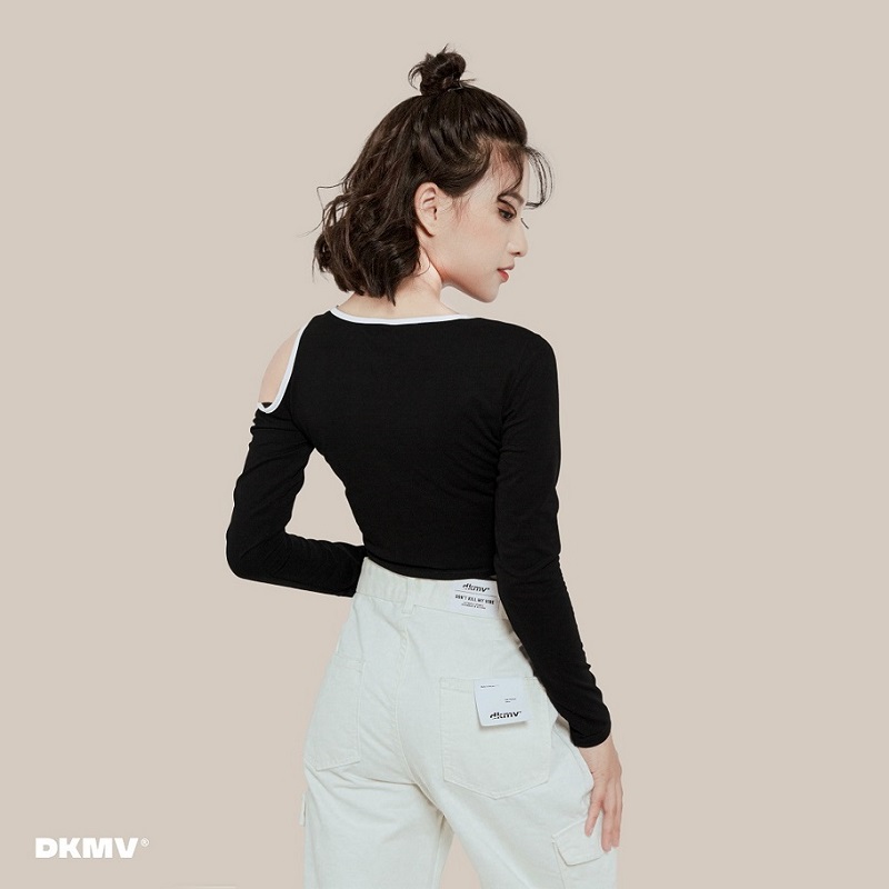  áo croptop tay dài ôm body trễ vai màu đen 