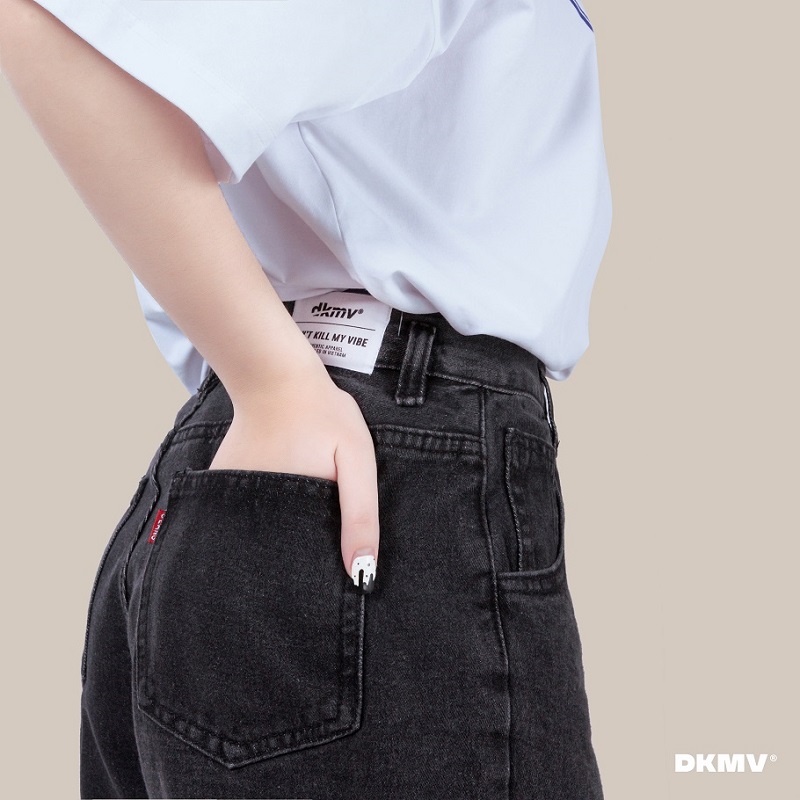 cận chi tiết quần jean đùi nữ màu đen giá rẻ dkmv black short jean streetwear