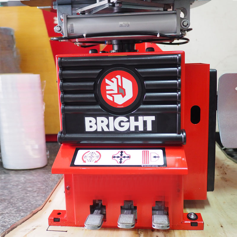 máy ra vào lốp bright 810
