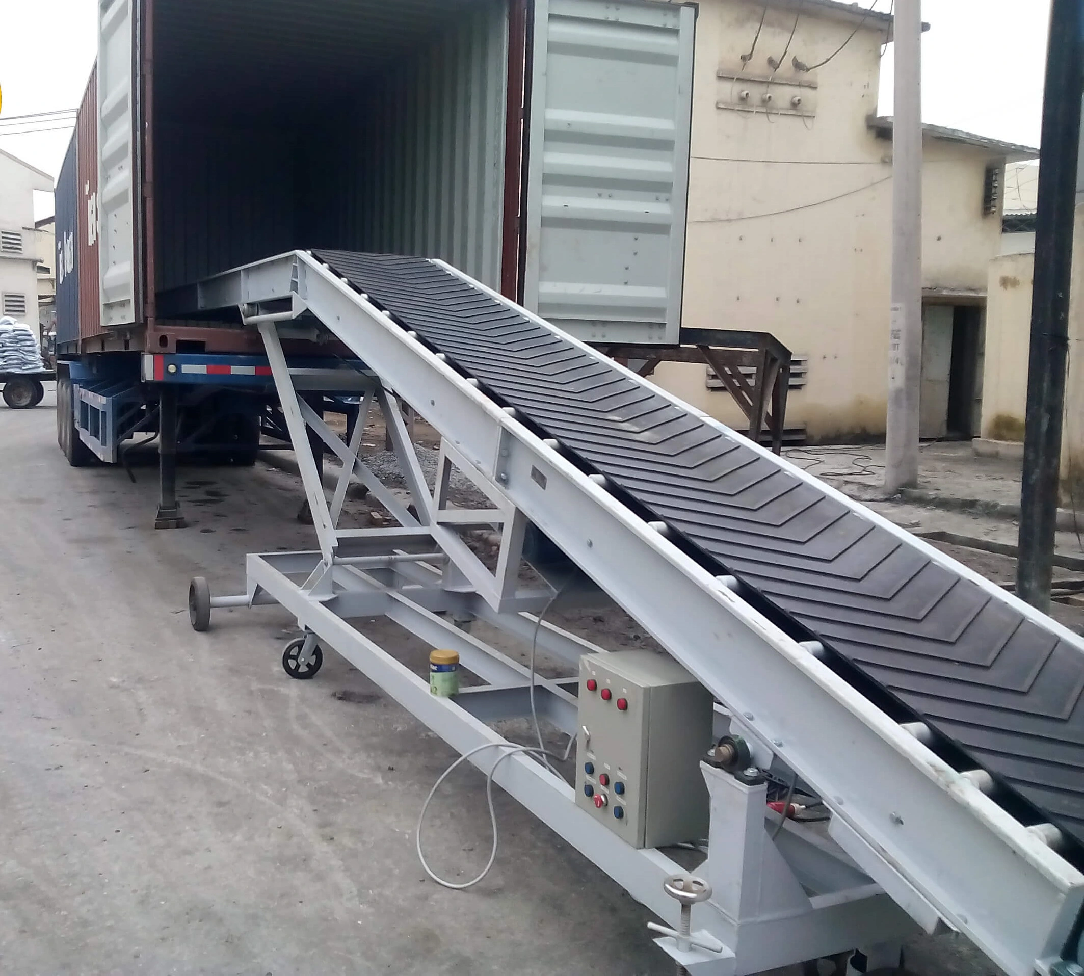 Đặc điểm của băng tải cao su bố vải bạn nên biết