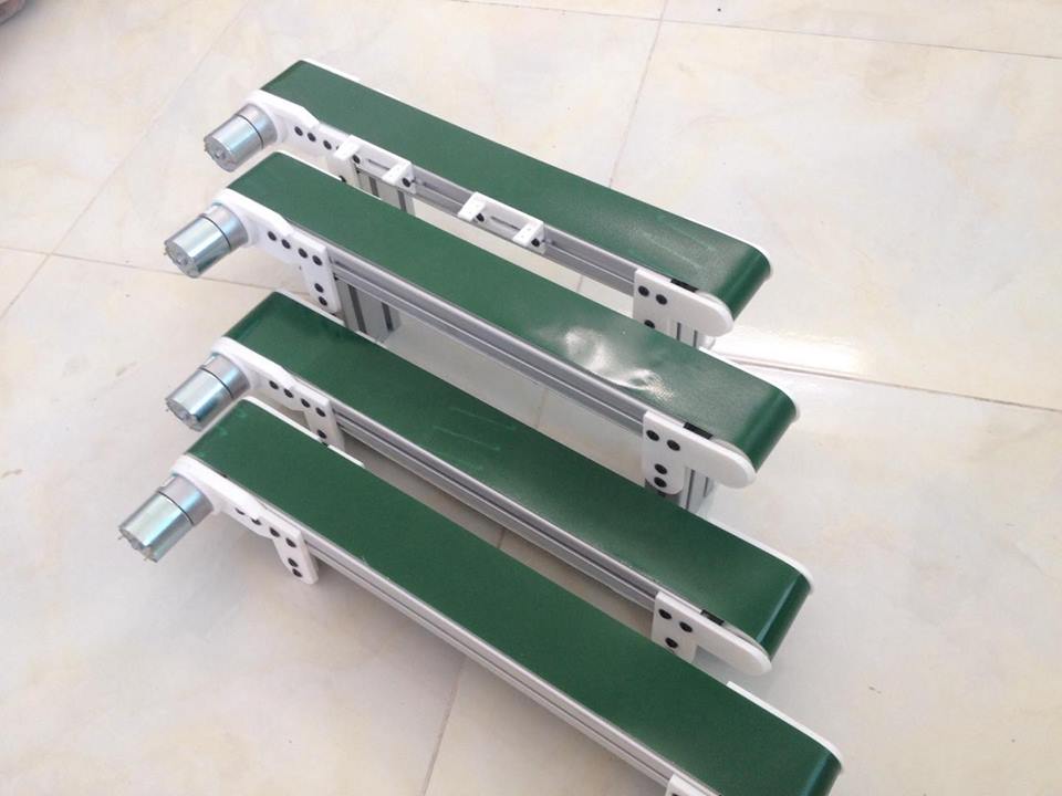 Ứng dụng thực tế của băng tải mini trong sản xuất