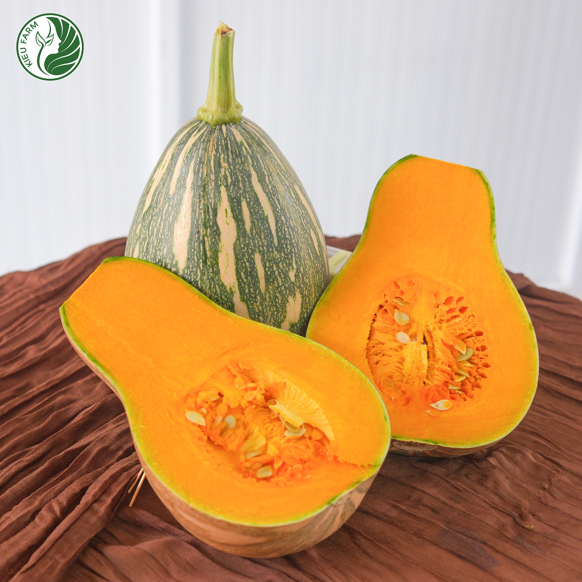 Bí ngô Kieufarm được canh tác trong nhà màng chất lượng cao theo quy trình khép kín.