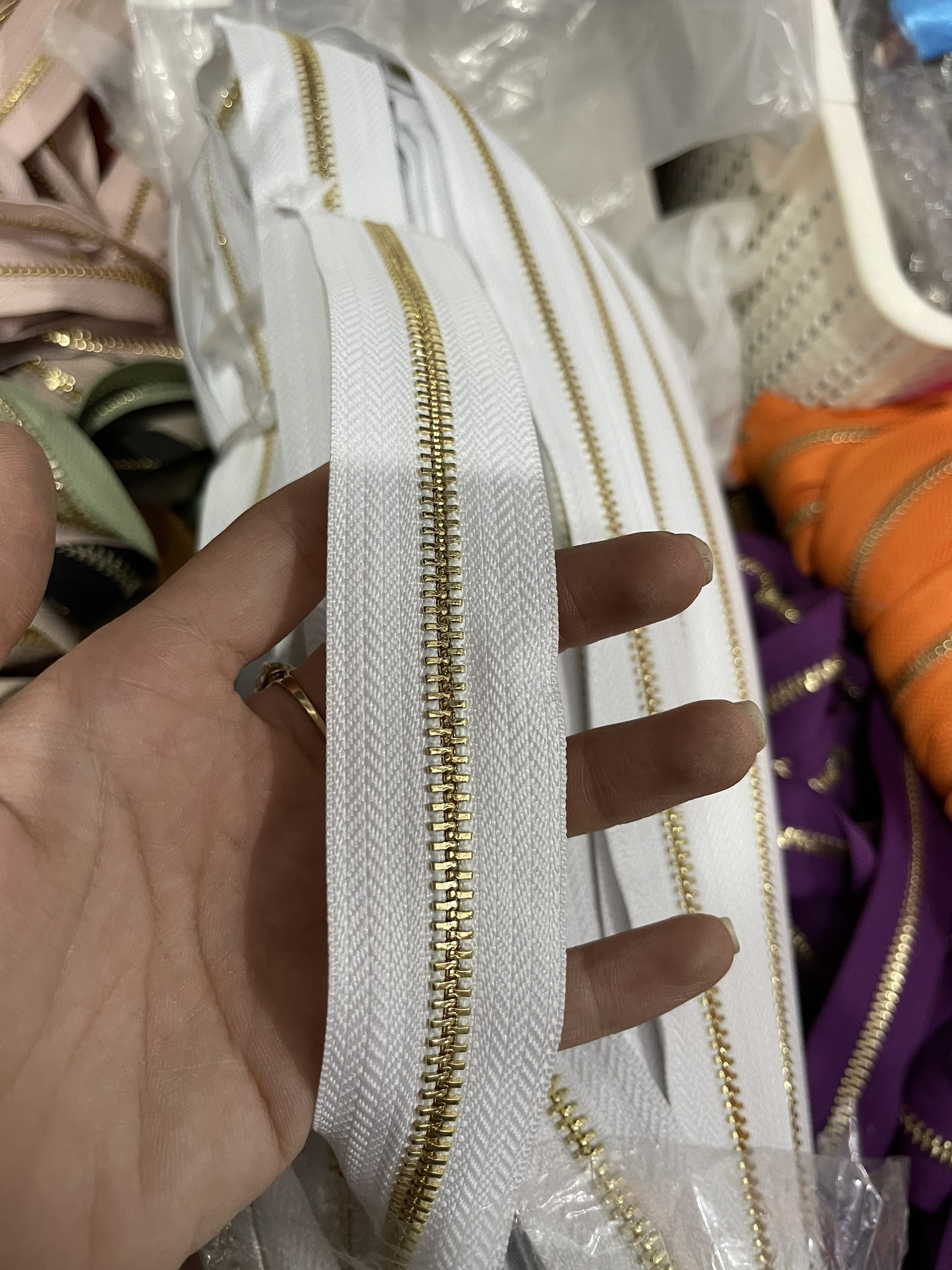 Đoạn Dây Kéo Răng 5( chưa gồm đầu kéo và chặn kéo): LOẠI 1 CHIỀU