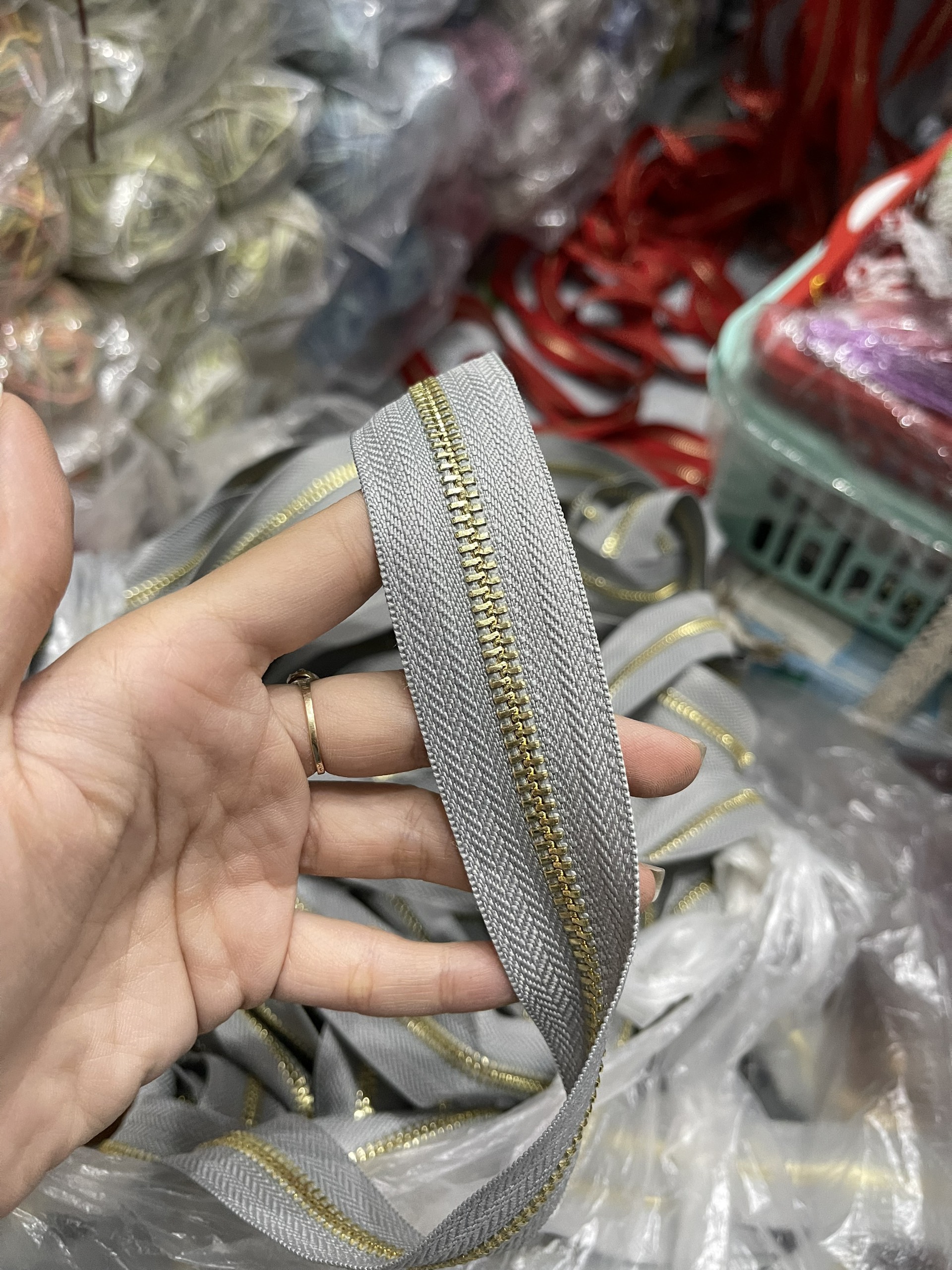 Đoạn Dây Kéo Răng 5( chưa gồm đầu kéo và chặn kéo): LOẠI 1 CHIỀU