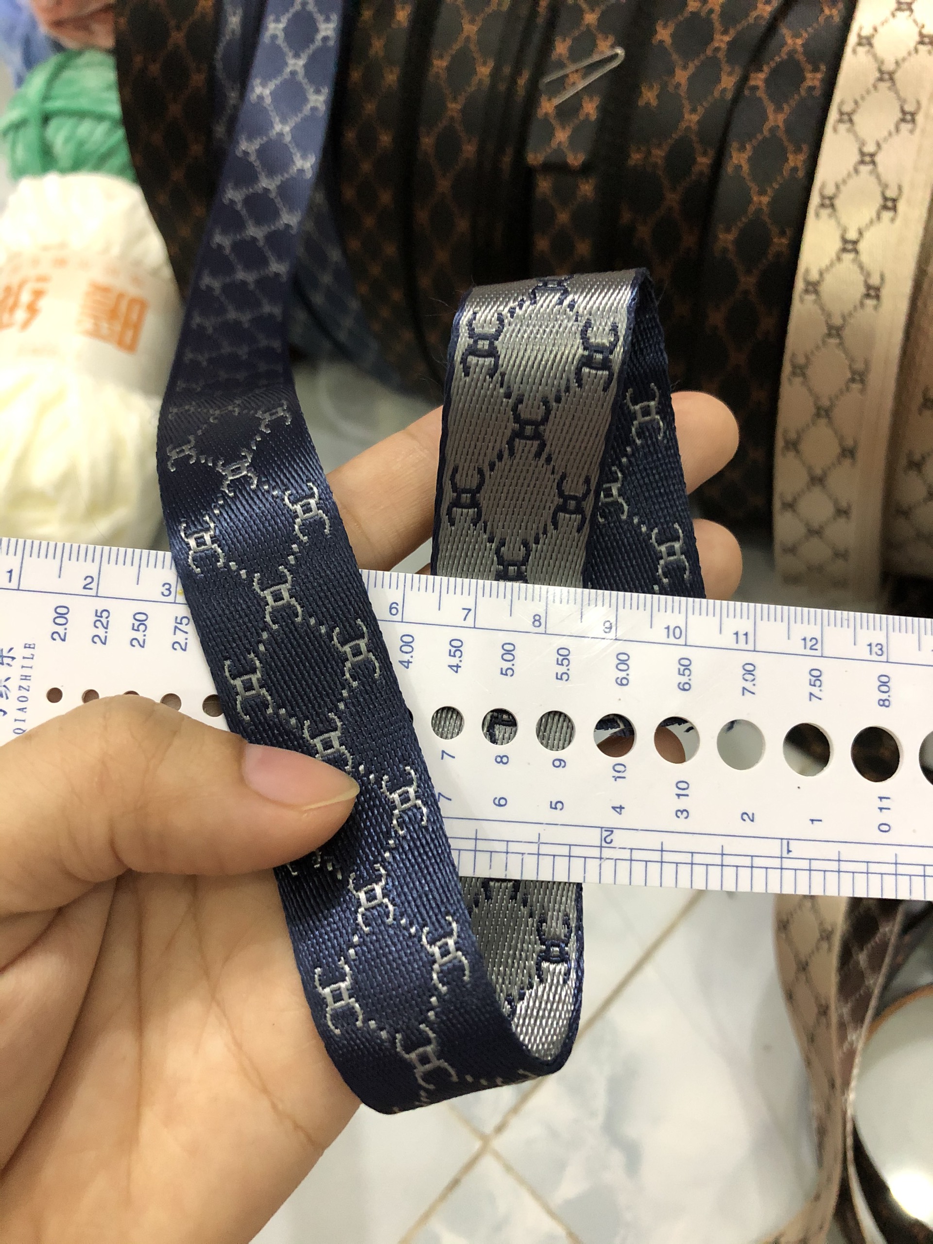 Dây đai chữ X làm túi