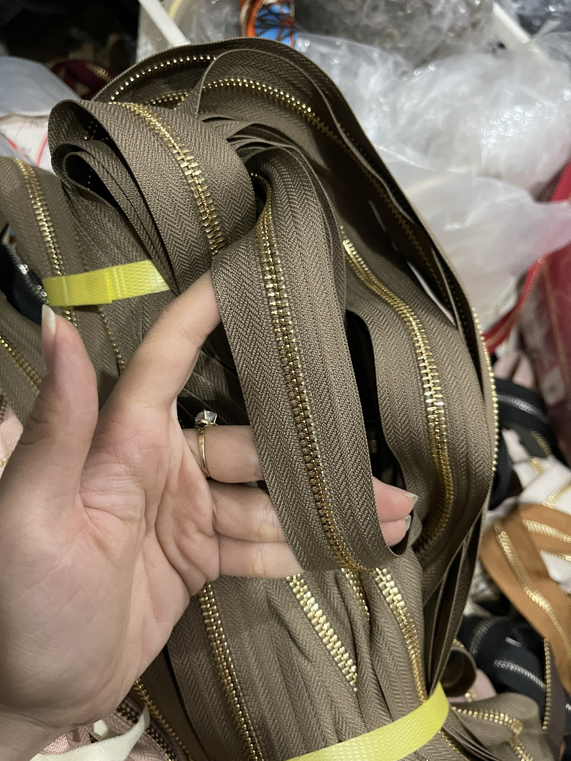 Đoạn Dây Kéo Răng 5( chưa gồm đầu kéo và chặn kéo): LOẠI 1 CHIỀU