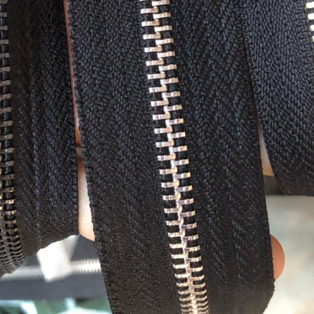 Đoạn Dây Kéo Răng 5( chưa gồm đầu kéo và chặn kéo): LOẠI 1 CHIỀU