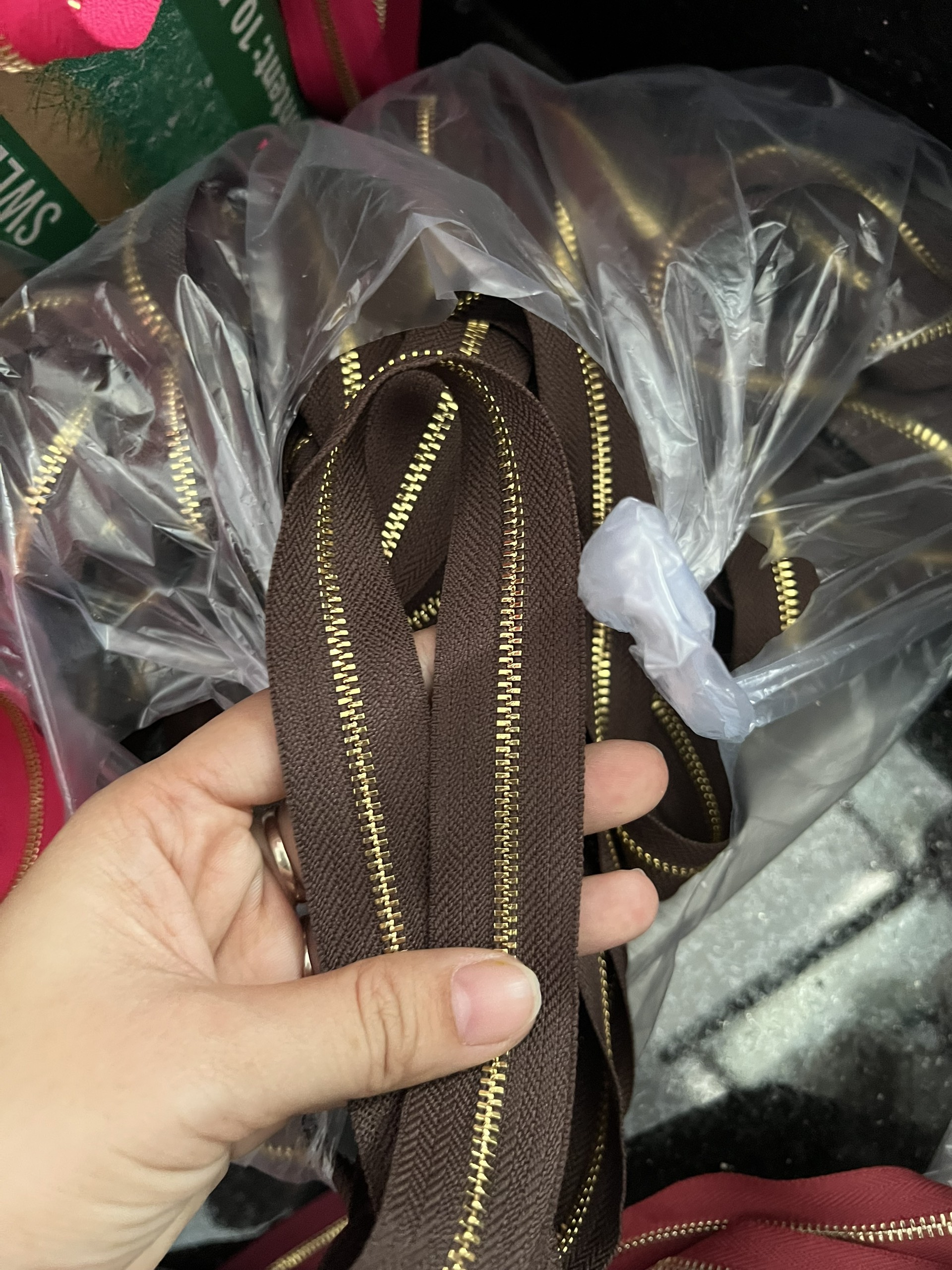 Dây kéo mét răng 3( chưa gồm đầu và chặn kéo)