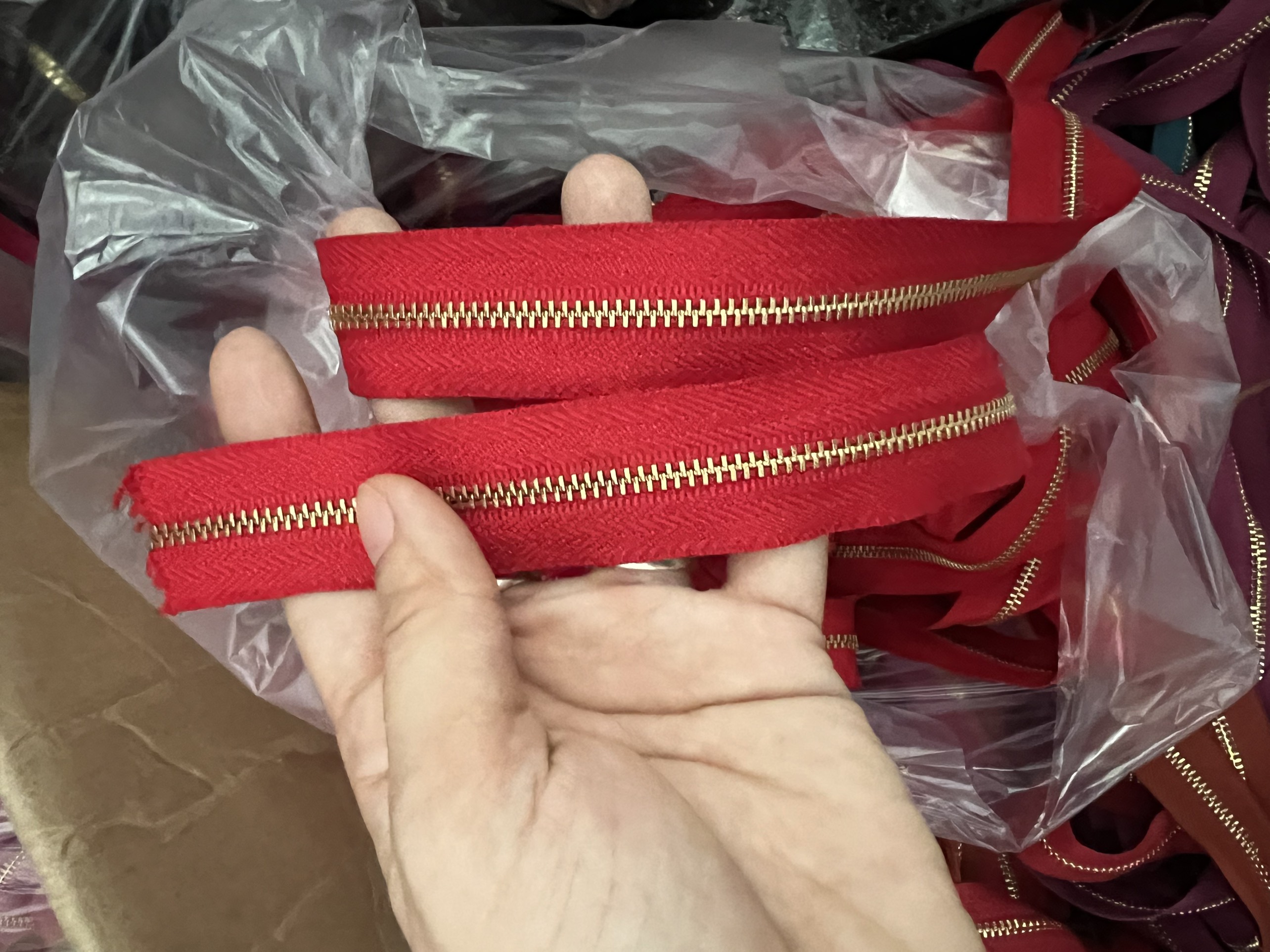 Dây kéo mét răng 3( chưa gồm đầu và chặn kéo)