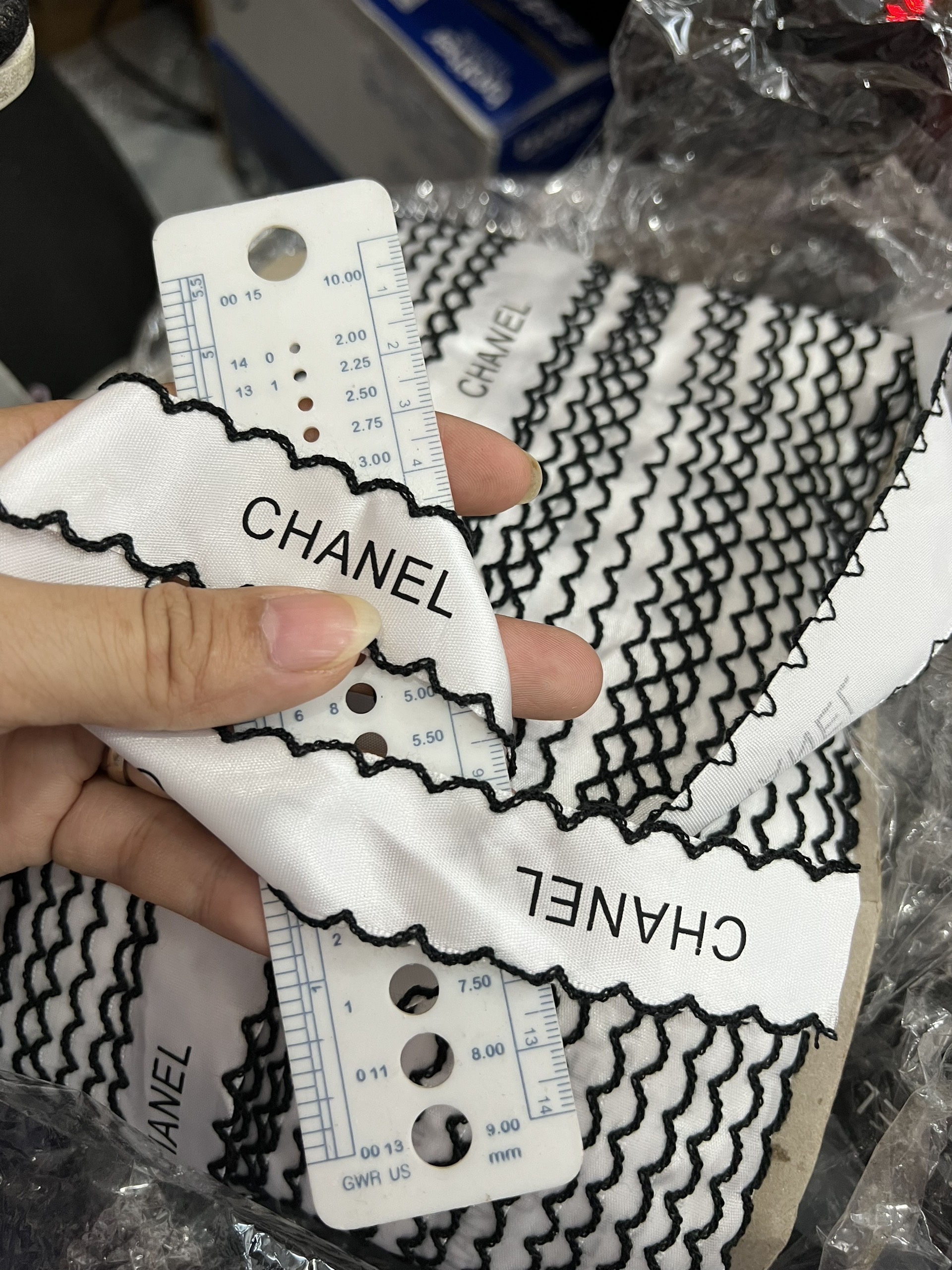 Ruy băng trang trí chữ C bản 2.5cm 15k/m