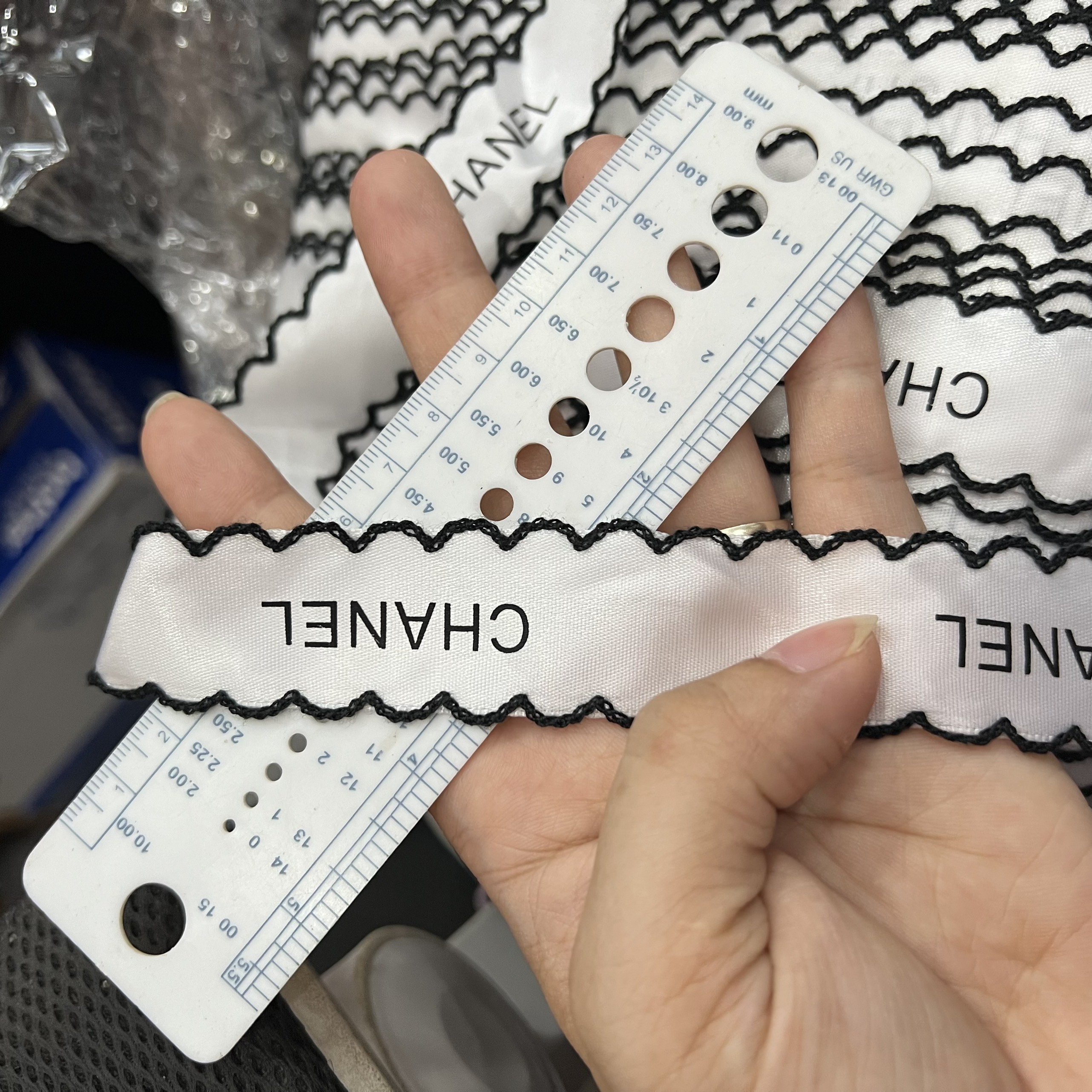 Ruy băng trang trí chữ C bản 2.5cm 15k/m