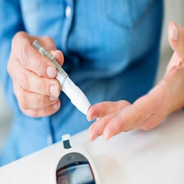 Cách sử dụng máy đo tiểu đường không cần lấy máu chính xác
