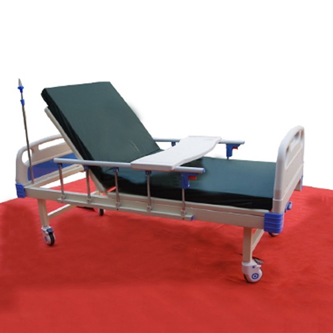 Giường bệnh nhân 1 tay quay nâng đầu có bàn ăn akawa gb-101