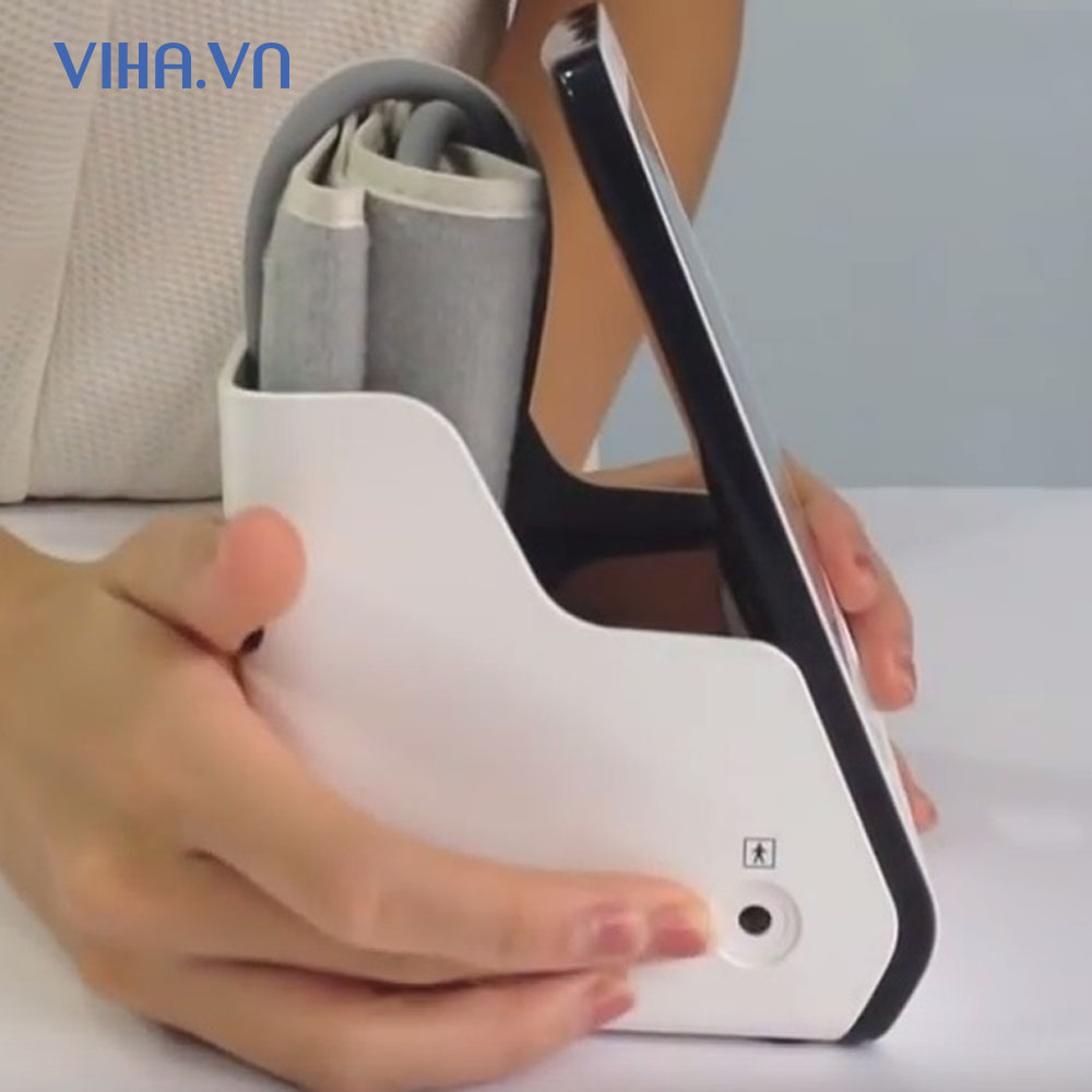 Máy đo huyết áp bắp tay Citizen CH-456