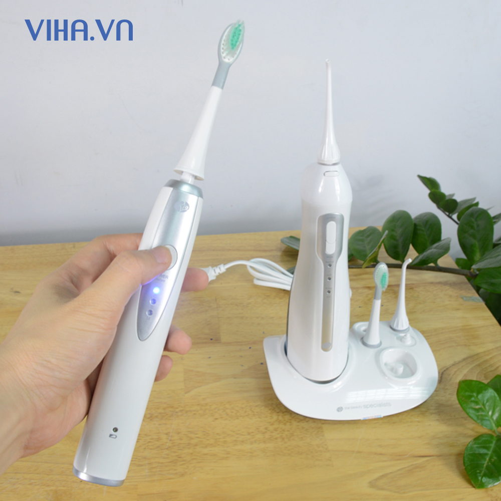 Máy tăm nước Rio DCIT kèm bàn chải