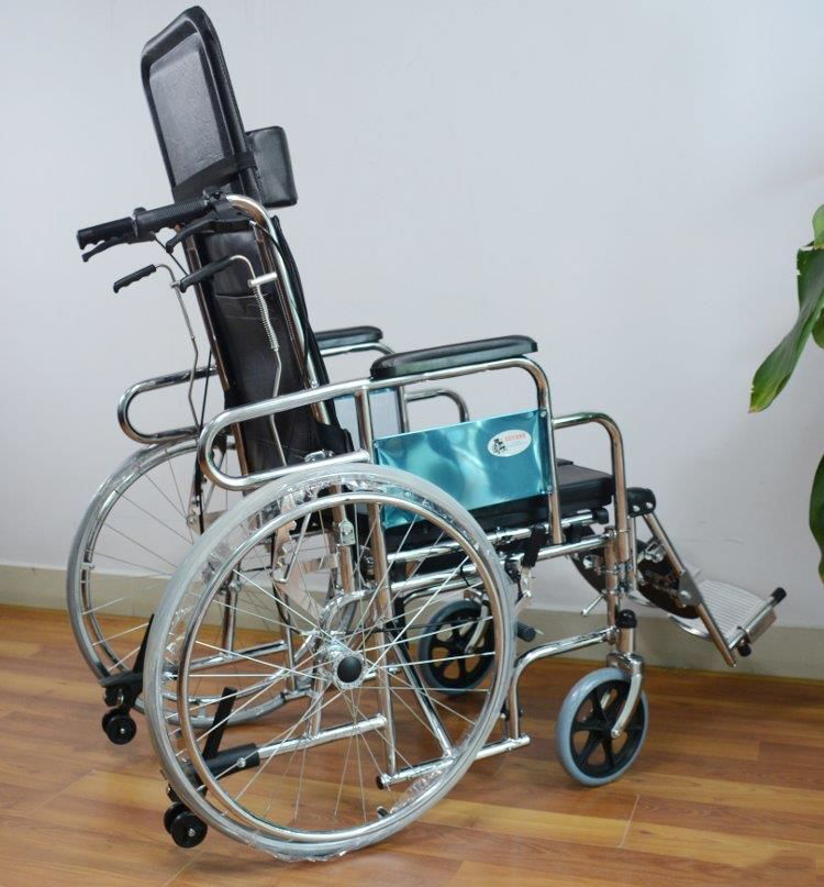 Xe lăn đa năng Lucass X7 có bô vệ sinh, ngả nằm