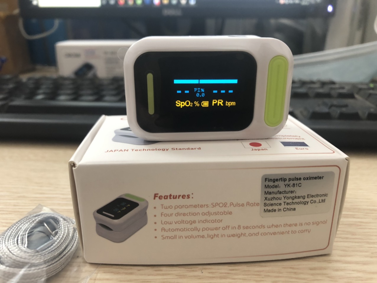Máy Đo Nồng Độ Oxy Trong Máu Và Nhịp Tim Yonker YK-81C