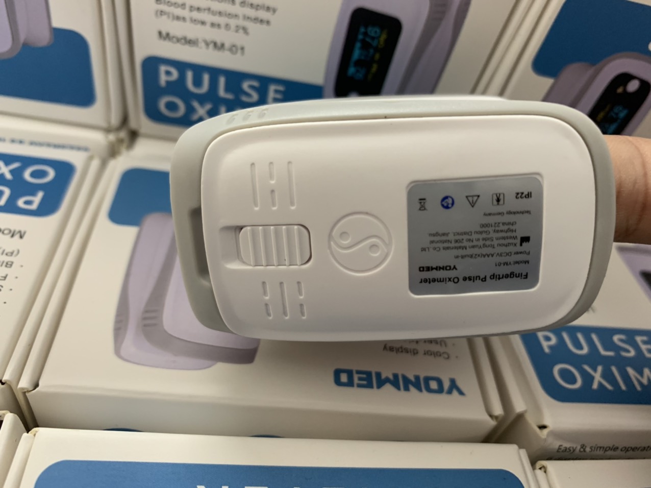 Máy đo nồng độ oxy trong máu YONMED YM-01