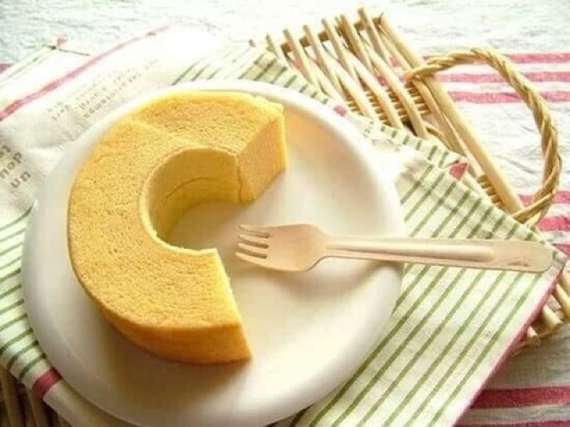 Bánh bông lan Marukin Baumkuchen với vị kem tươi 310g 4