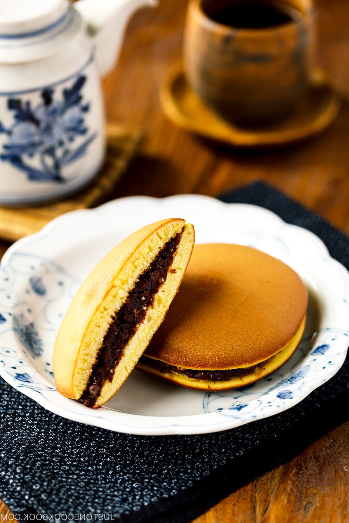 Hướng dẫn cách làm bánh rán Doremon Dorayaki Recipe 1