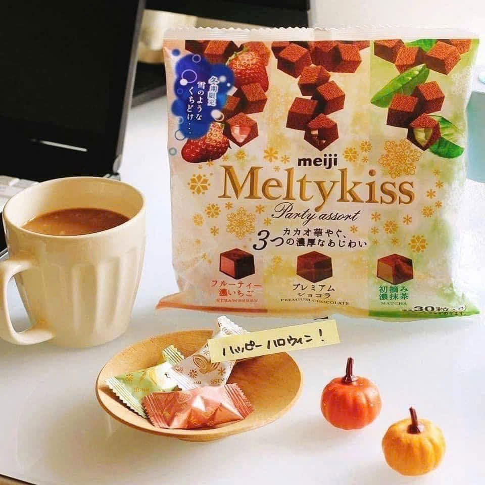Socola tươi Meiji Meltykiss Party Assort Mix 3 vị (Túi 121g) 10