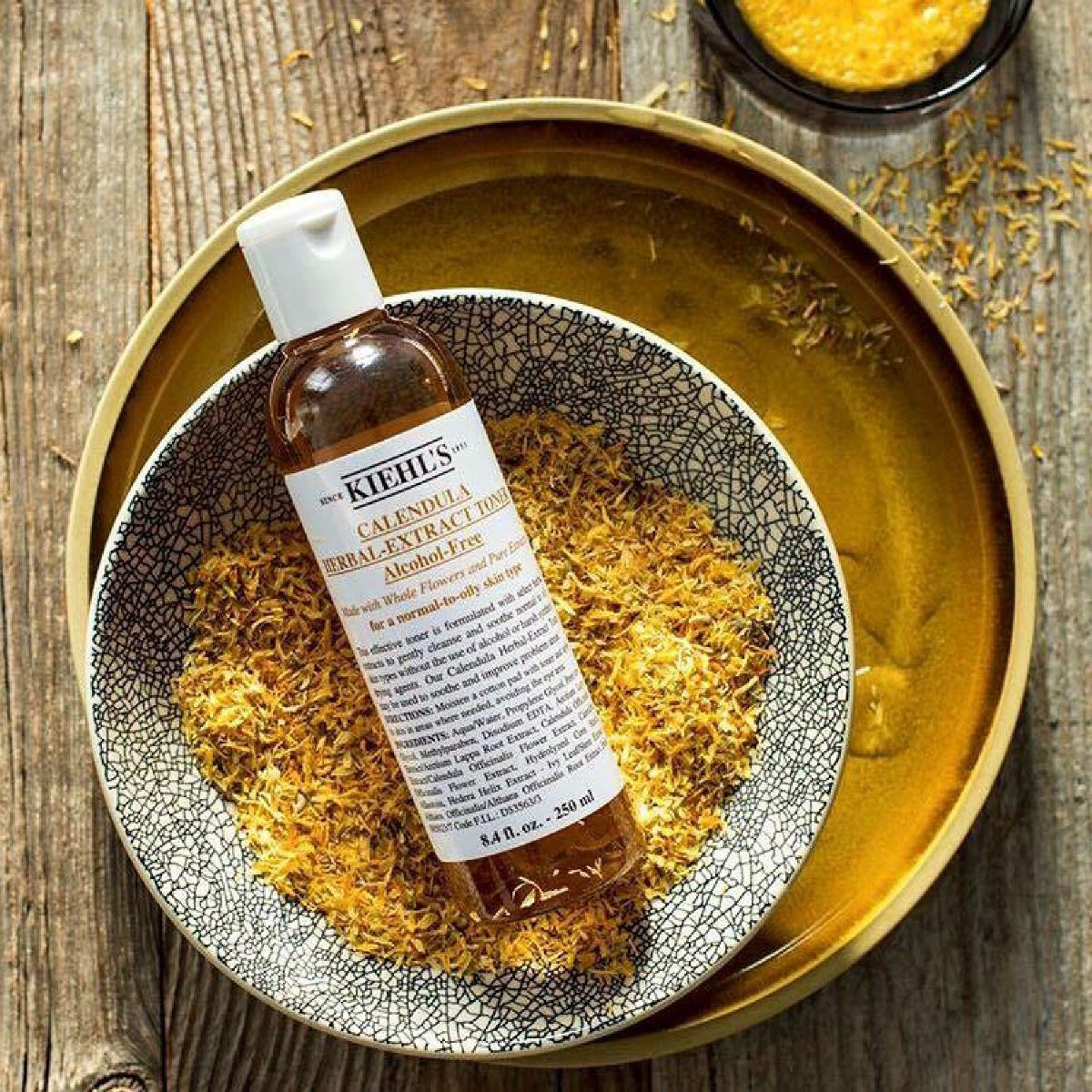 Toner Hoa cúc Calendula Herbal Extract Alcohol-Free Toner 500ml 2