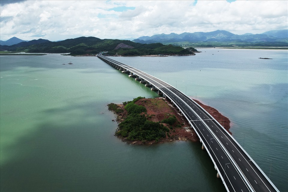 Cao Tốc Vân Đồn - Móng Cái